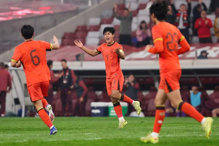 董路：中国足球20年不断重复失败！谁也不接受教训 从来不会反思|安东尼奥|U23|中国男足|泰国足球|世少赛_新浪体育_新浪新闻